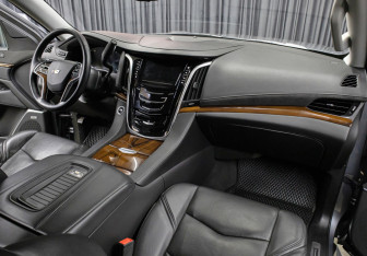Подержанный автомобиль Cadillac Escalade Suv 2020 года (12 фото)