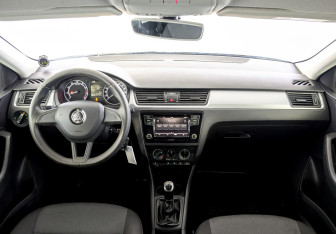 Подержанный автомобиль Skoda Rapid Liftback 2019 года (14 фото)