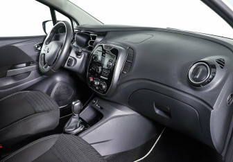 Подержанный автомобиль Renault Kaptur 2019 года (8 фото)