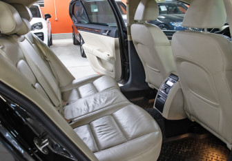 Подержанный автомобиль Skoda Superb Liftback 2012 года (13 фото)
