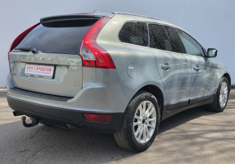 Подержанный автомобиль Volvo XC60 2009 года (5 фото)