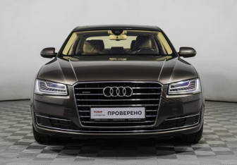 Подержанный автомобиль Audi A8 2014 года (2 фото)