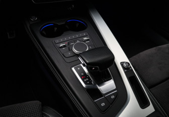 Подержанный автомобиль Audi A5 Liftback 2018 года (23 фото)