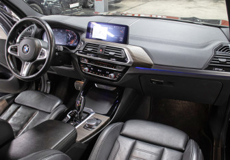 Подержанный автомобиль BMW X3 2019 года (11 фото)