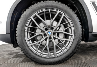Подержанный автомобиль BMW X5 2018 года (18 фото)