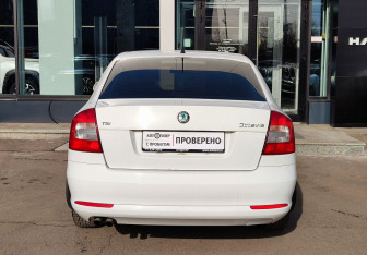 Подержанный автомобиль Skoda Octavia Liftback 2011 года (6 фото)