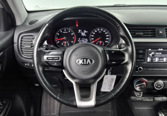 Подержанный автомобиль Kia Rio Hatchback 2021 года (19 фото)