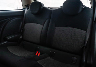 Подержанный автомобиль MINI Hatch 2013 года (8 фото)