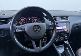Подержанный автомобиль Skoda Octavia Liftback 2018 года (13 фото)