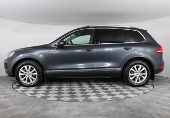 Подержанный автомобиль Volkswagen Touareg 2012 года (8 фото)