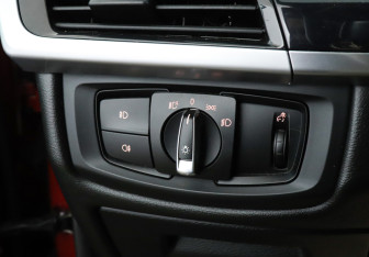 Подержанный автомобиль BMW X6 2014 года (17 фото)