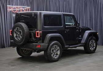 Подержанный автомобиль Jeep Wrangler 2012 года (5 фото)
