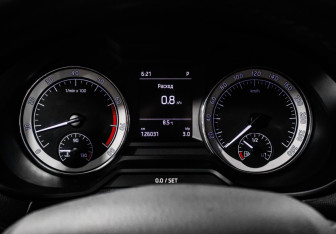 Подержанный автомобиль Skoda Octavia Liftback 2017 года (13 фото)