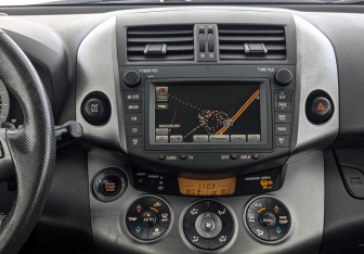 Подержанный автомобиль Toyota RAV4 2012 года (17 фото)