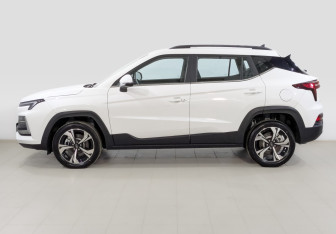 Новый Москвич 3 2023 (8 фото)