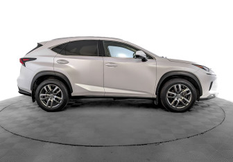Подержанный автомобиль Lexus NX 2018 года (4 фото)