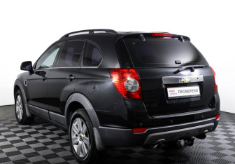 Подержанный автомобиль Chevrolet Captiva 2009 года (7 фото)