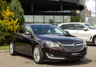 Подержанный автомобиль Opel Insignia Sedan 2014 года (2 фото)