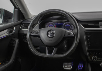 Подержанный автомобиль Skoda Octavia Liftback 2017 года (15 фото)