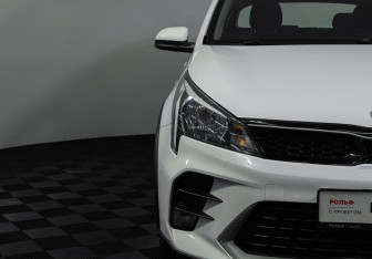 Подержанный автомобиль Kia Rio Hatchback 2022 года (14 фото)