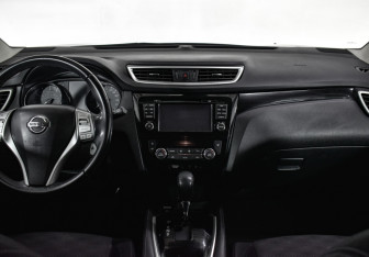 Подержанный автомобиль Nissan Qashqai 2017 года (14 фото)