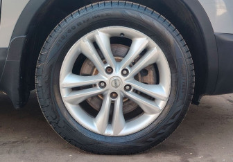 Подержанный автомобиль Nissan Qashqai+2 2010 года (19 фото)