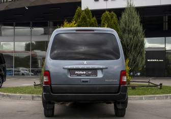 Подержанный автомобиль Peugeot Partner 2007 года (6 фото)