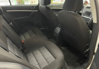 Подержанный автомобиль Skoda Octavia Liftback 2013 года (17 фото)