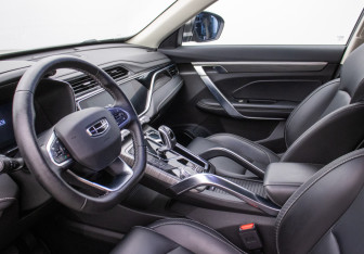 Подержанный автомобиль Geely Atlas Pro 2022 года (10 фото)