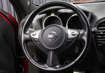 Подержанный автомобиль Nissan Juke 2011 года (16 фото)