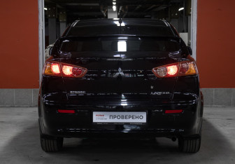 Подержанный автомобиль Mitsubishi Lancer Sedan 2007 года (6 фото)