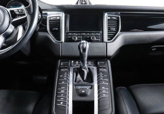 Подержанный автомобиль Porsche Macan 2014 года (36 фото)