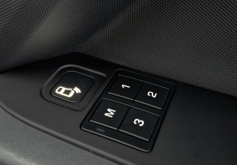 Подержанный автомобиль Land Rover Defender Suv 2021 года (29 фото)