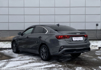 Подержанный автомобиль Kia Cerato Sedan 2022 года (7 фото)