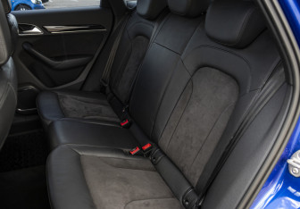 Подержанный автомобиль Audi RS Q3 2014 года (15 фото)