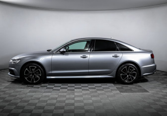 Подержанный автомобиль Audi A6 Sedan 2017 года (8 фото)