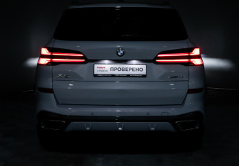 Подержанный автомобиль BMW X5 2025 года (27 фото)