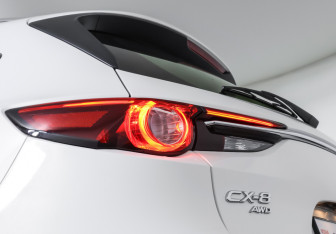 Подержанный автомобиль Mazda CX-8 2023 года (22 фото)