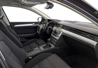 Подержанный автомобиль Volkswagen Passat Sedan 2017 года (13 фото)