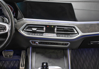 Подержанный автомобиль BMW X7 2021 года (19 фото)