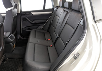 Подержанный автомобиль BMW X3 2013 года (18 фото)