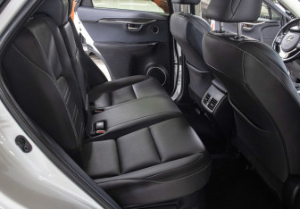 Подержанный автомобиль Lexus NX 2015 года (12 фото)