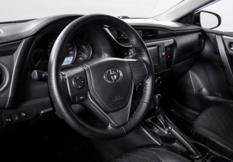 Подержанный автомобиль Toyota Corolla Sedan 2016 года (14 фото)