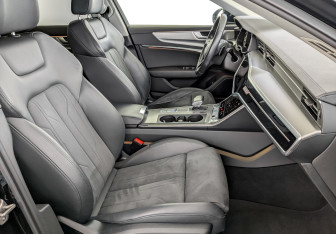 Подержанный автомобиль Audi A6 Sedan 2021 года (26 фото)