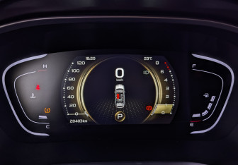 Подержанный автомобиль Geely Coolray 2023 года (13 фото)