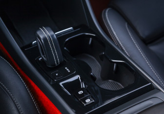 Подержанный автомобиль Volvo XC40 2019 года (26 фото)