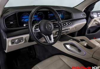 Подержанный автомобиль Mercedes-Benz GLE 2020 года (23 фото)