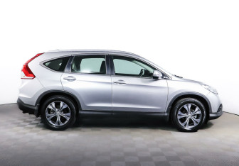 Подержанный автомобиль Honda CR-V 2014 года (4 фото)
