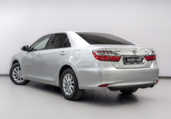 Подержанный автомобиль Toyota Camry Sedan 2016 года (7 фото)