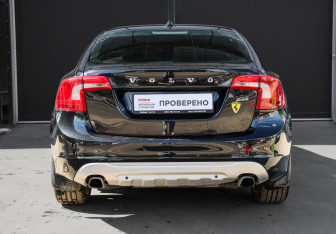 Подержанный автомобиль Volvo S60 2012 года (5 фото)